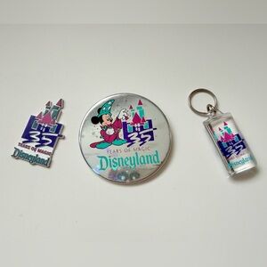 Vintage Disney Lot 35 Years of Magic Disneyland - Holographic Pin Button & more